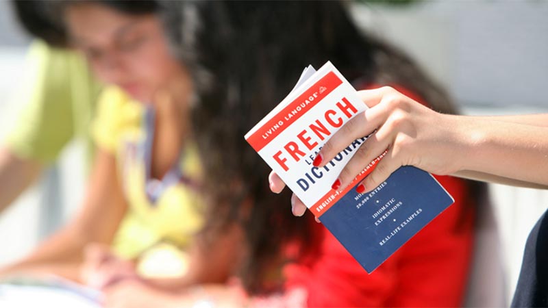 معرفی 10 کتاب برتر برای تقویت زبان فرانسه